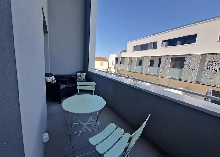 Les Carrelets - Jardin D'hiver- Wifi-terrasse-paking Puilboreau