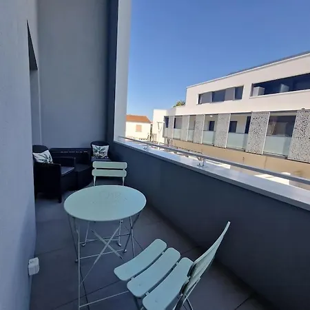 Les Carrelets - Jardin D'hiver- Wifi-terrasse-paking Puilboreau